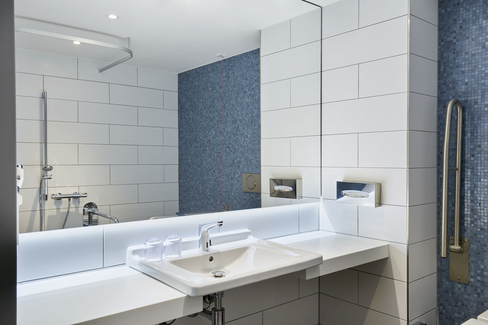 HOLIDAY INN EXPRESS ALEXANDERPLATZ