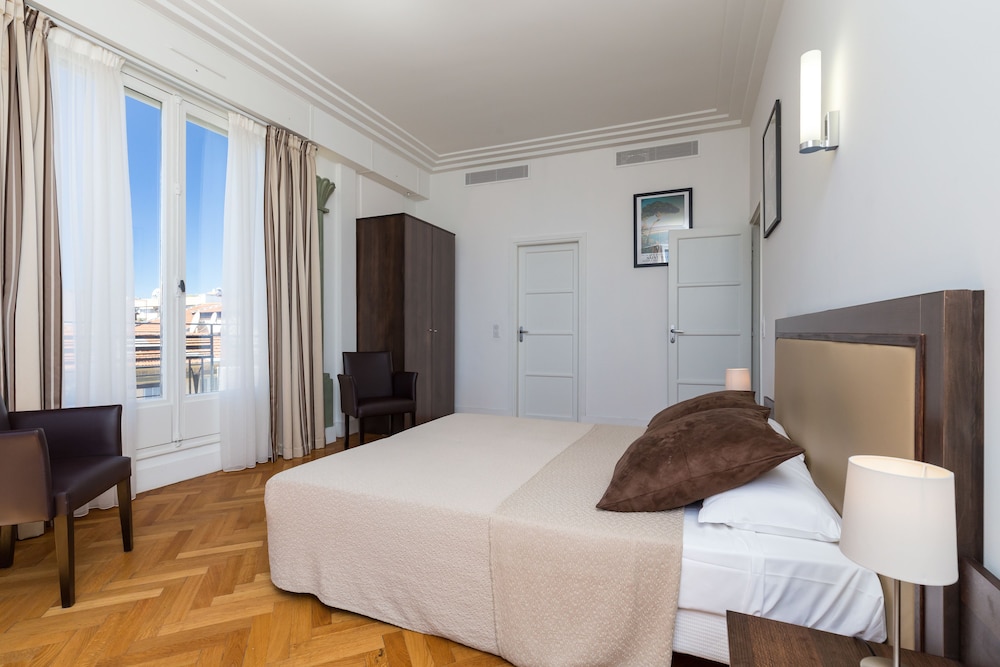 SEA VIEW TERRACE PENTHOUSE PRESTIGE BY NESTOR&JEEVES