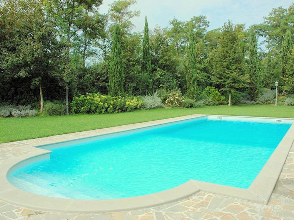 APARTMENT IN PERUGIA WITH POOL, TERRACE, GARDEN, BICYCLES