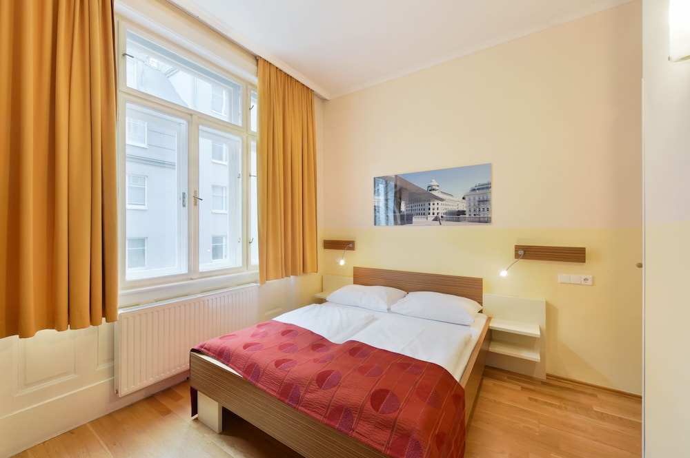 CITY ROOMS
