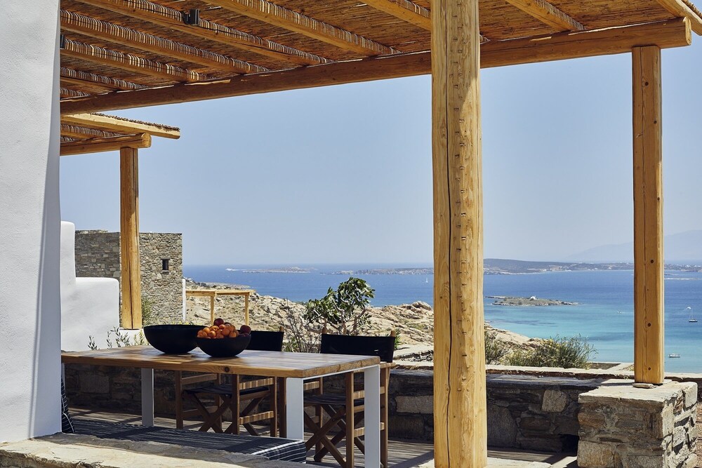 TURQUOISE 2 BEDROOM VILLA SEA VIEW PRIVATE POOL