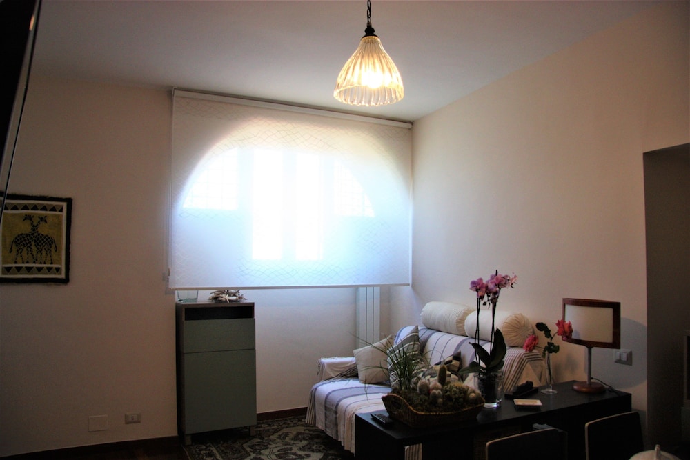 A CASA DI DONA