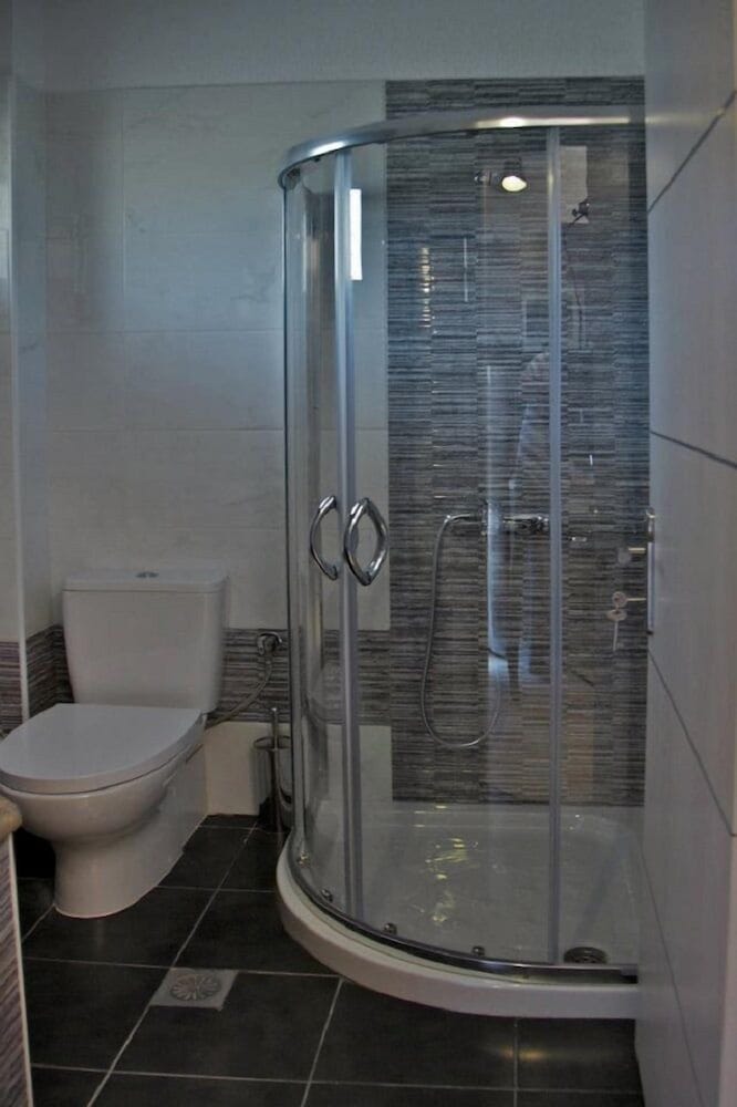 CHASAPIS LUXURY STUDIOS & APARTMENTS
