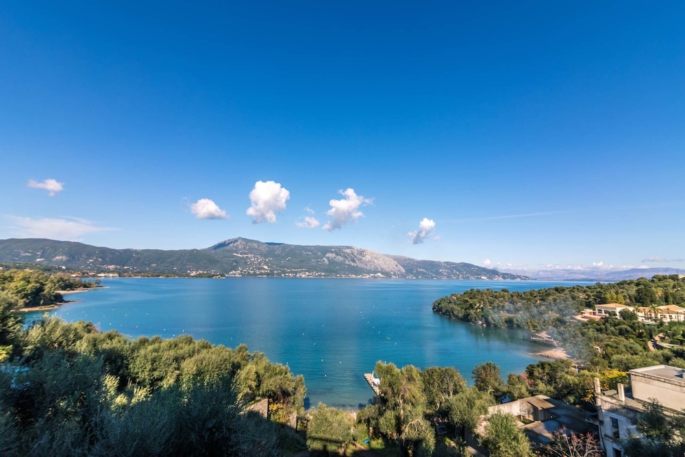 KOMMENO SEASIDE STUDIOS