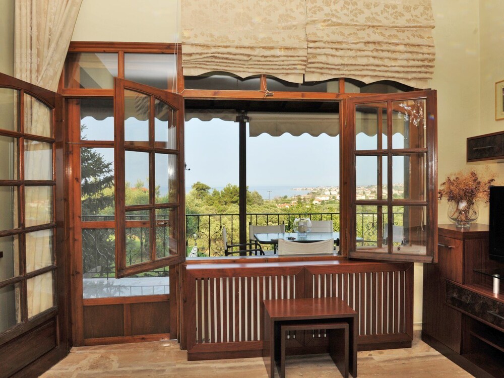 HALKIDIKI FAMILY VILLA-GARDEN