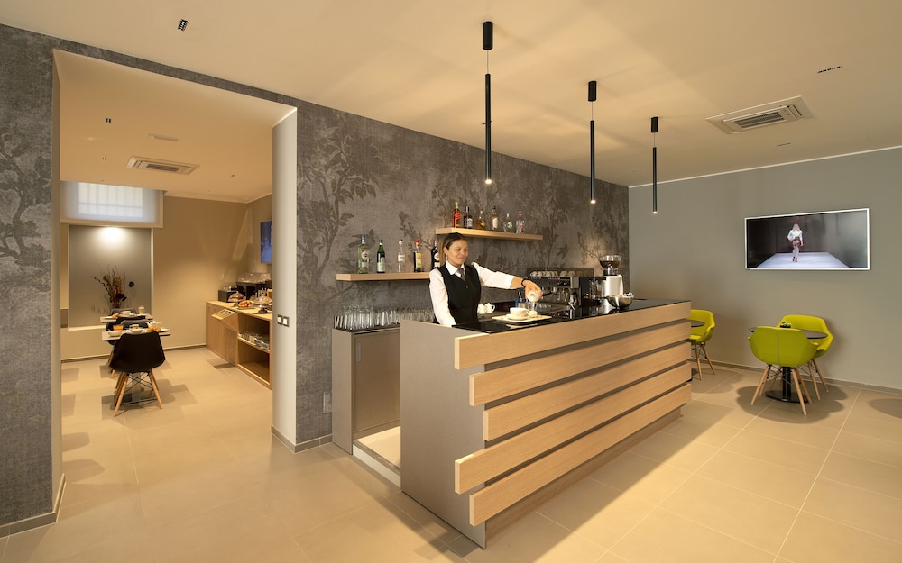 H21 HOTEL