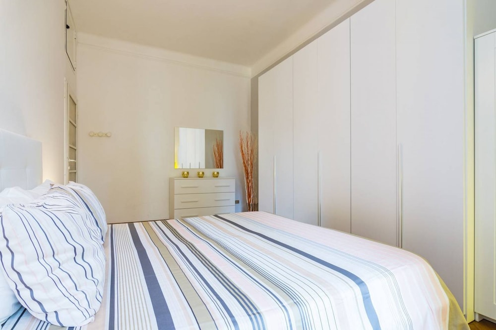 FLAT NEAR CENTRAL STATION MILAN