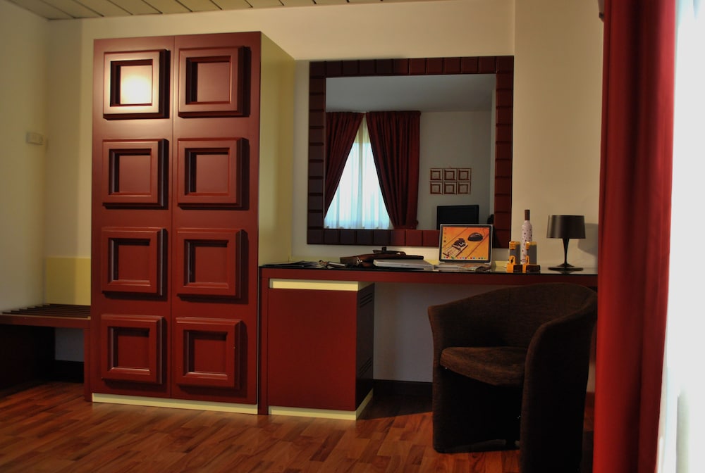 ETRUSCAN CHOCOHOTEL