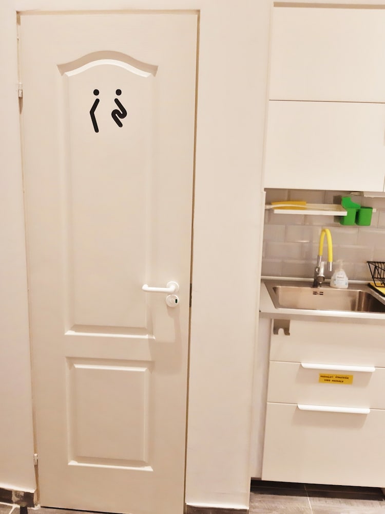 BRIGHT SIDE APARTMENT