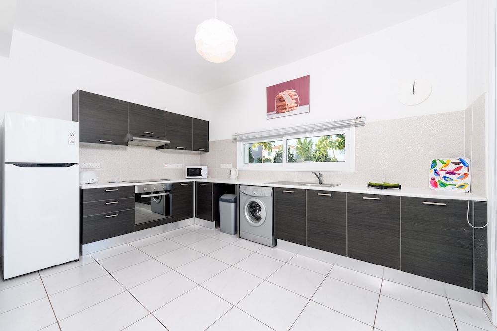AVRA VILLA 75