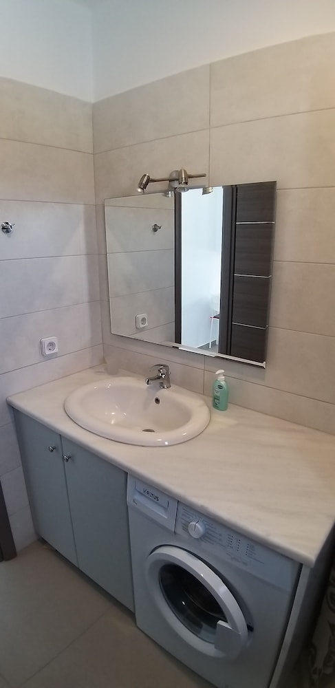 LOFOS APARTMENTS