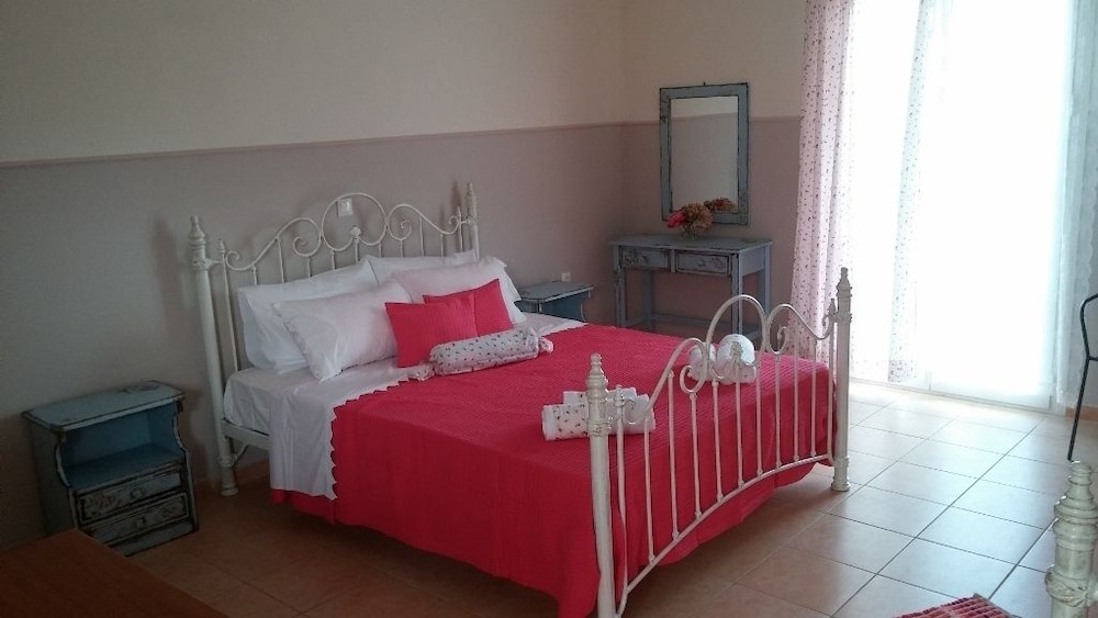 ELAIAS GI RESIDENCE