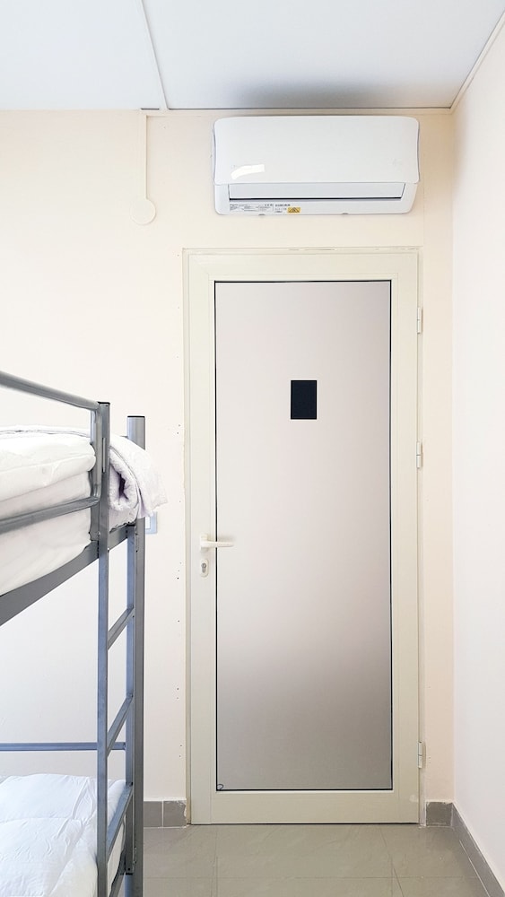 GARDEN CITY HOSTEL
