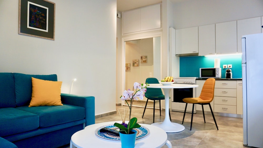 LOVELY RENOVATED APARTMENT IN HILTON HOTEL AREA