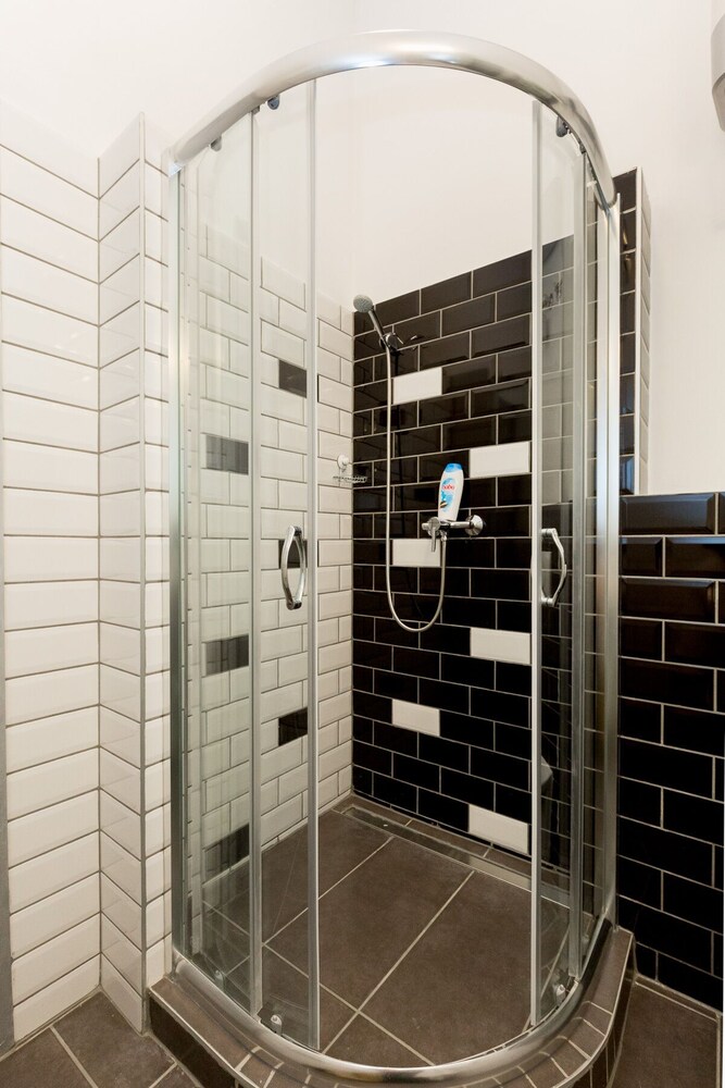 DOWNTOWN STUDIO APARTMENT