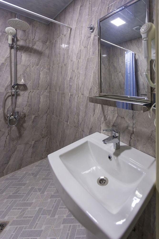 RENESSANS HOTEL BAKU