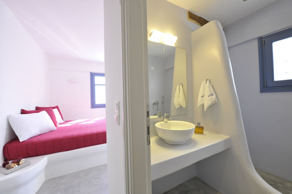 ALEXANDROS STUDIOS AND APARTMENTS