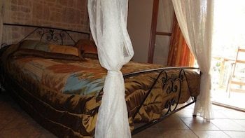 MANGANOS HOTEL