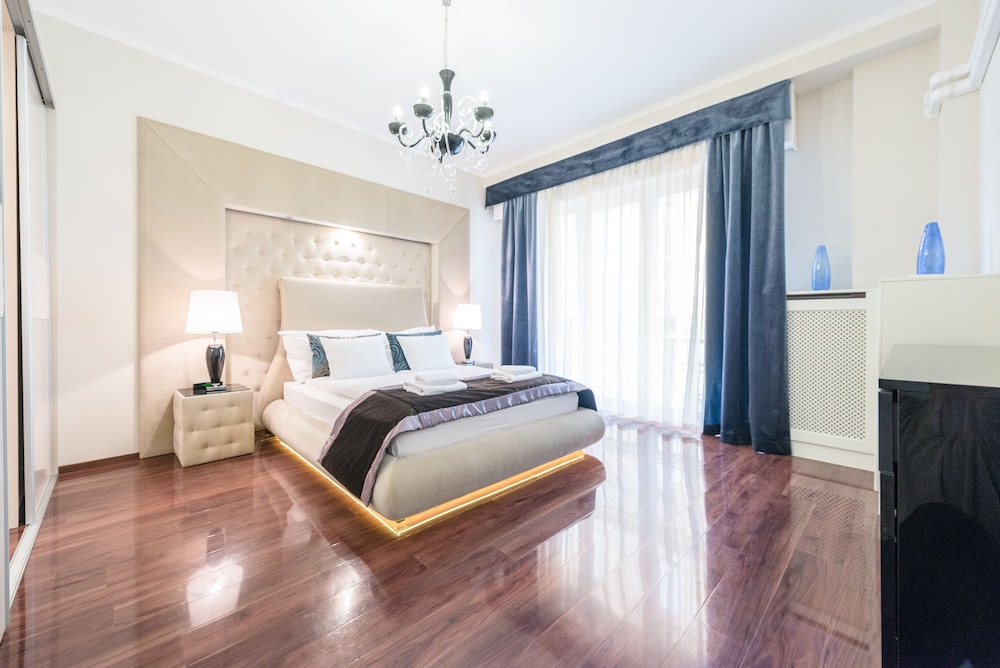 OASIS APARTMENTS - LIBERTY BRIDGE