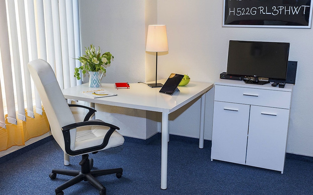 URANIA SMACK APARTMENT