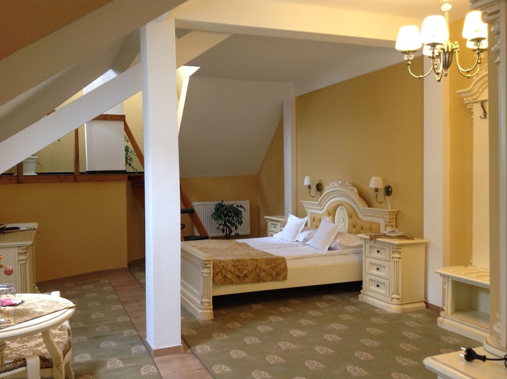 HOTEL ASTORIA