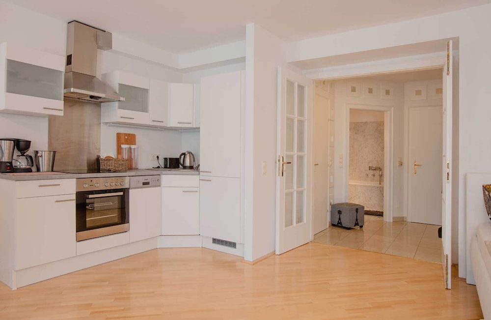 HIGH STREET SUITES