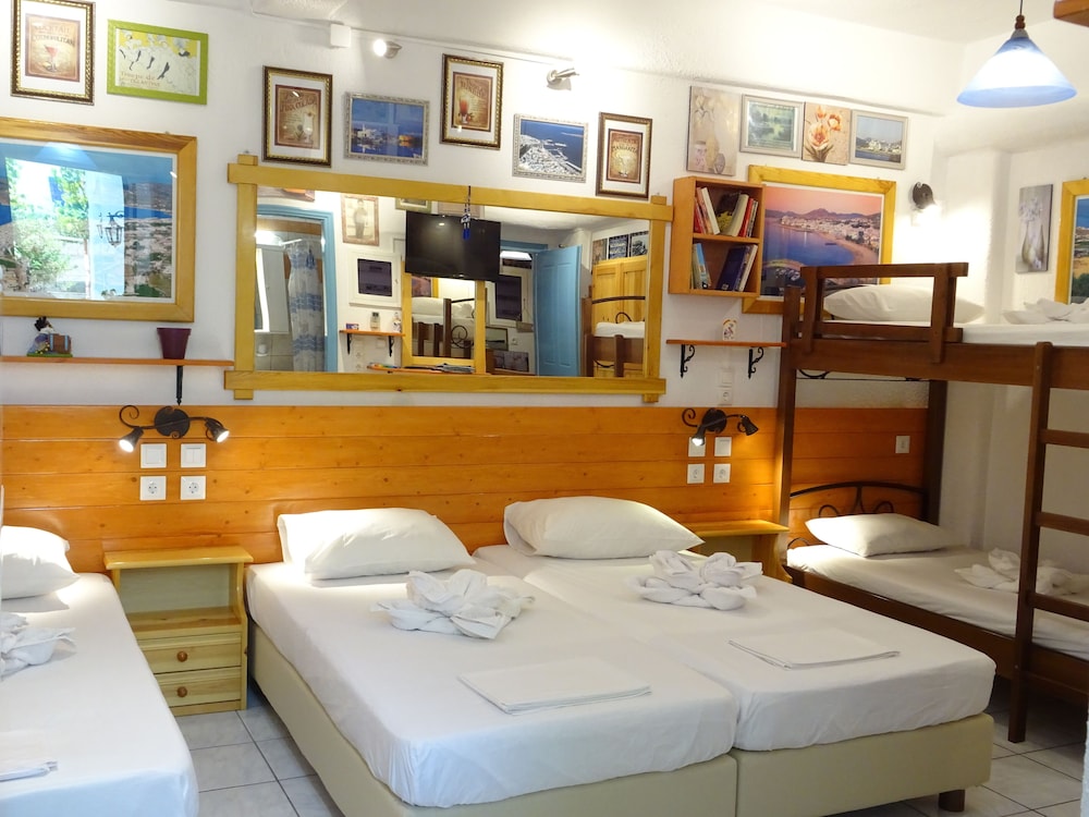 KONTARATOS STUDIOS AND APARTMENTS