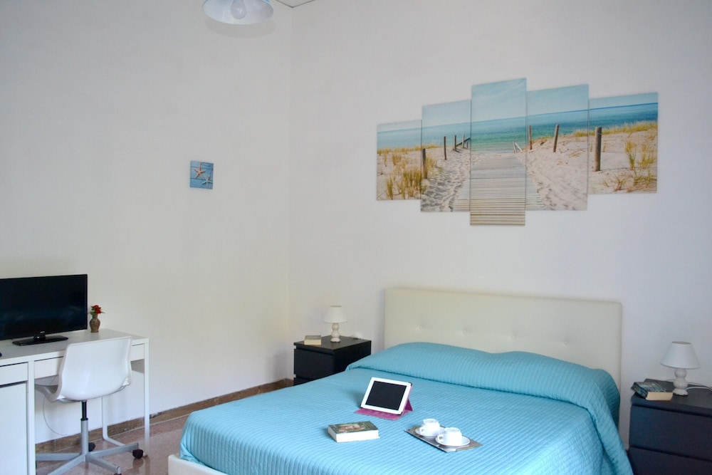 APARTMENT WITH ONE BEDROOM IN SORRENTO, WITH FURNISHED GARDEN AND WIFI