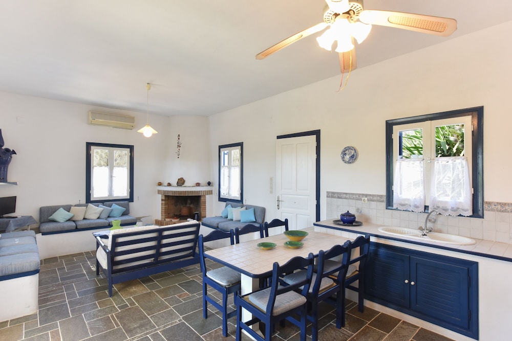 ELISSO VILLAS