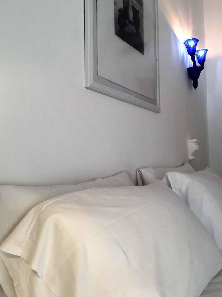AURELIANA LUXURY APARTMENTS