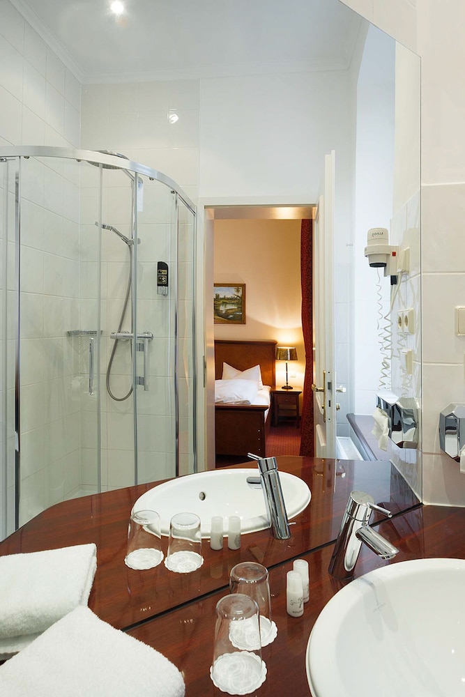 MYER'S HOTEL