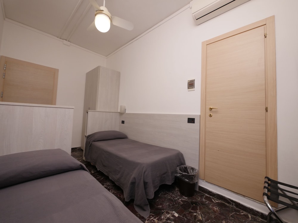 FLORENCE HOUSE CAREGGI