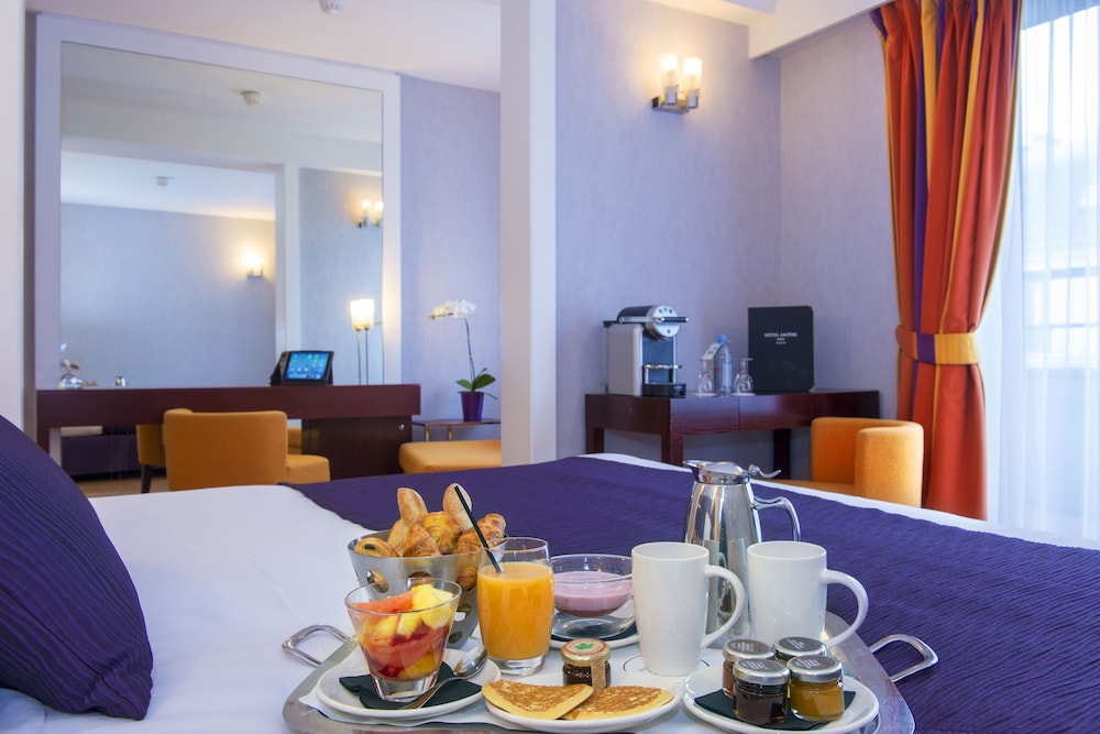 HOTEL AMPERE