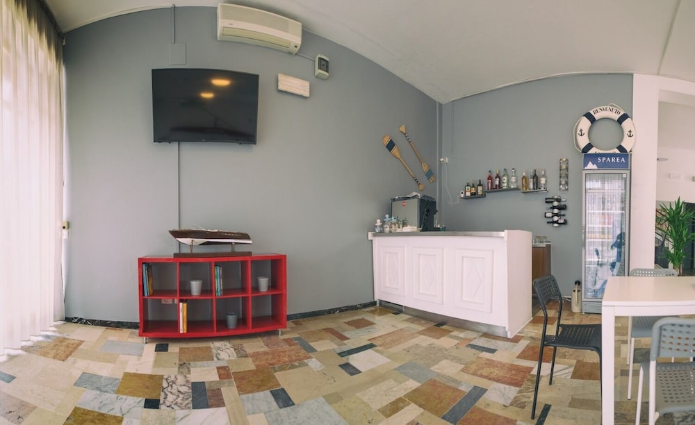ALBERGO URANO