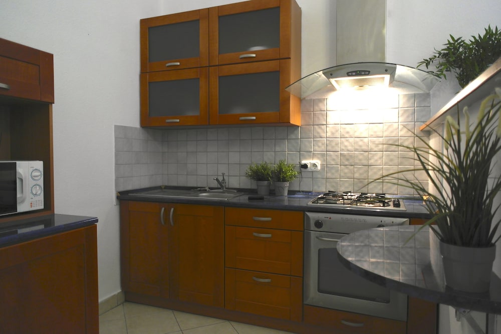 BUDGET APARTMENT BY HI5 - JOZSEF ATTILA 18.