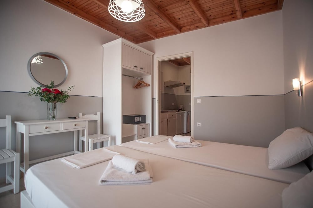 FRIDA APARTMENTS