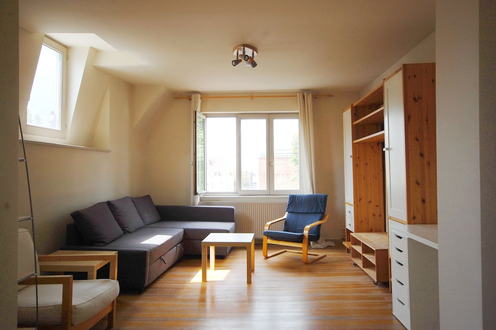 APPARTEMENT CHATELAIN