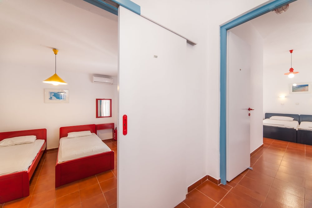 FIVOS APARTMENTS