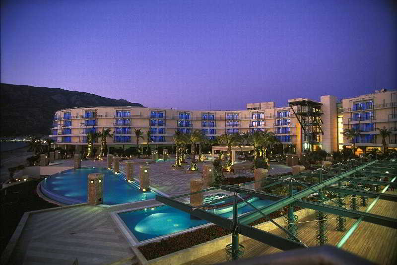 CLUB HOTEL CASINO