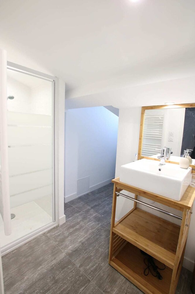 COMFY ATTIC APARTMENT NEAR GRAND THÉÂTRE