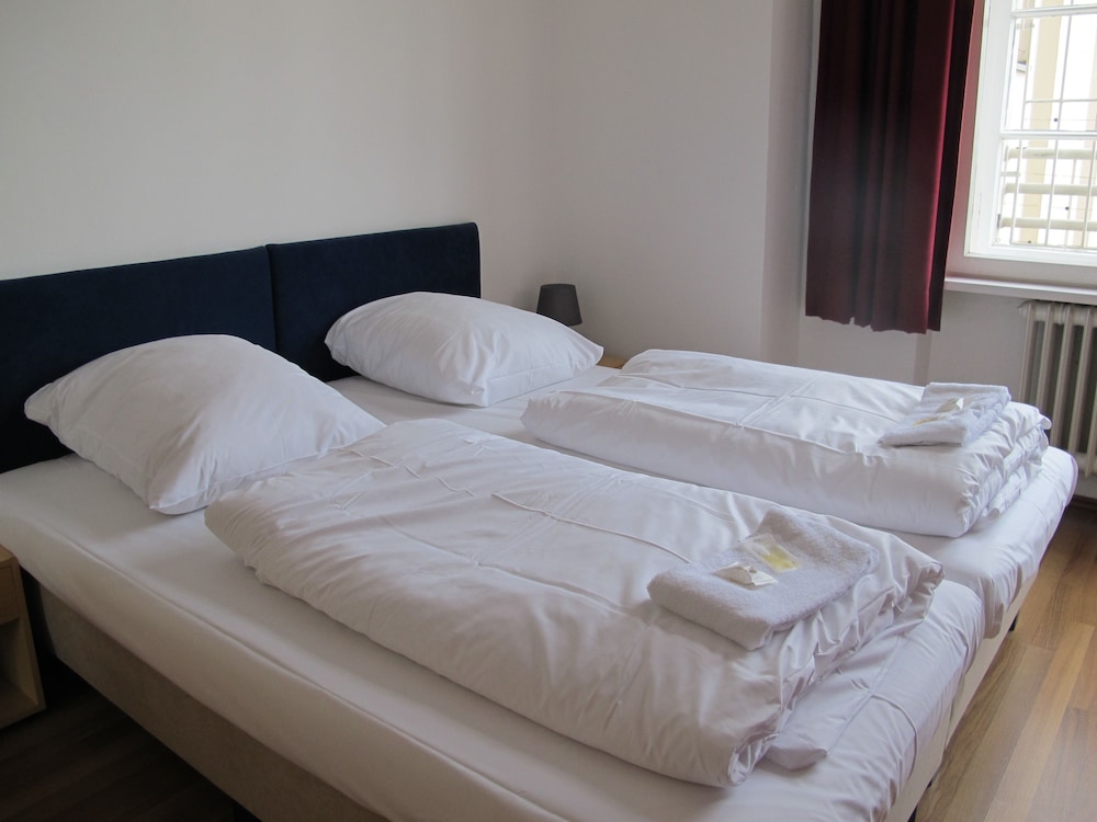 METROPOL HOSTEL