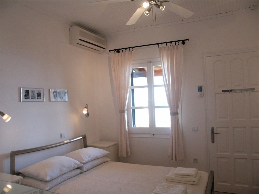 ELYSIUM APARTMENTS CORFU