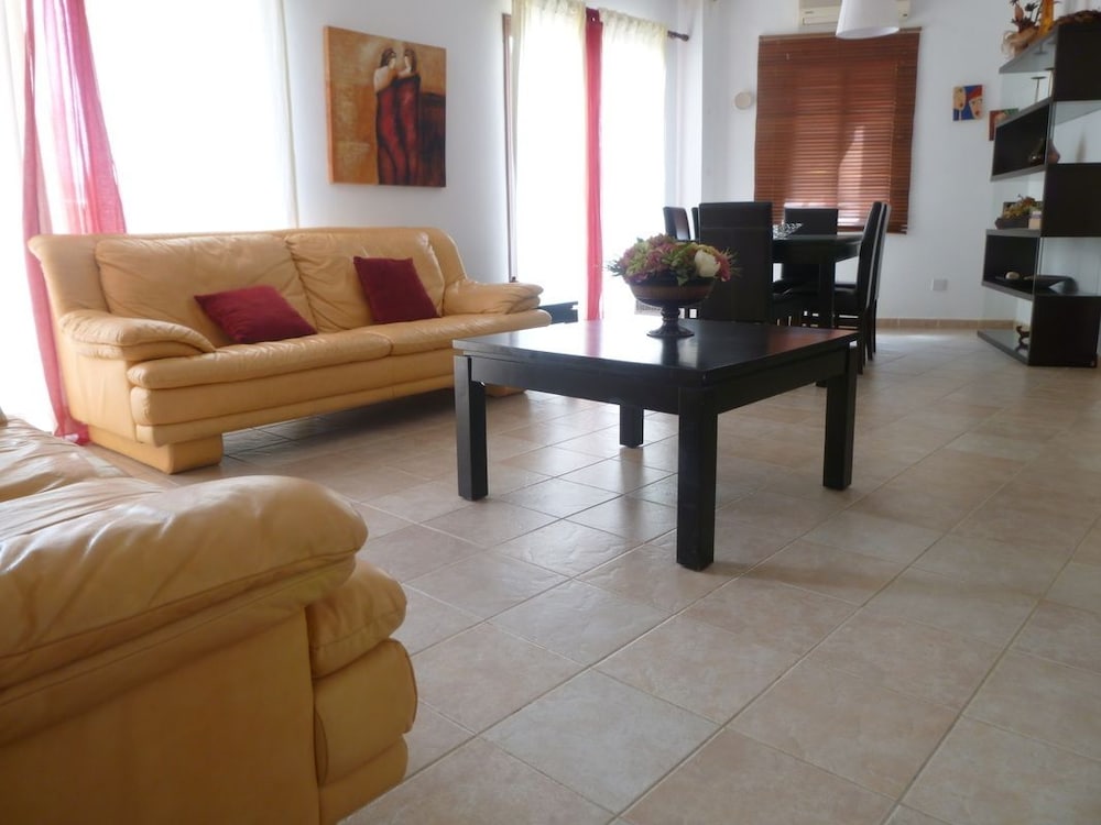 AVRA FAMILY MAISONETTES
