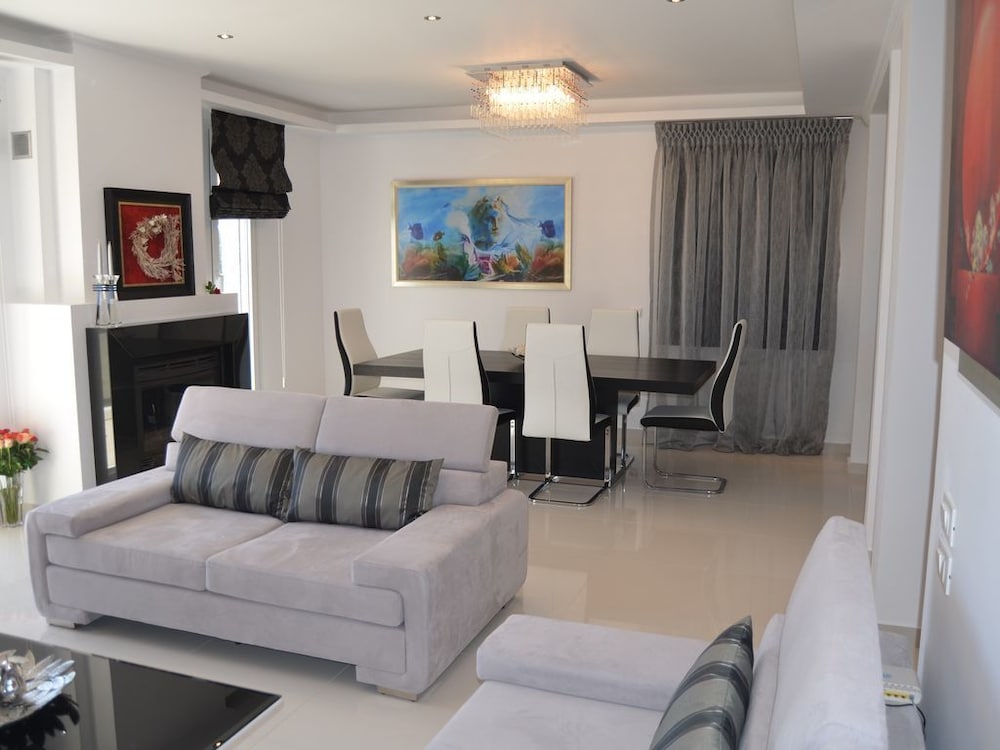 ACHILLION LUXURY CORFU VILLA