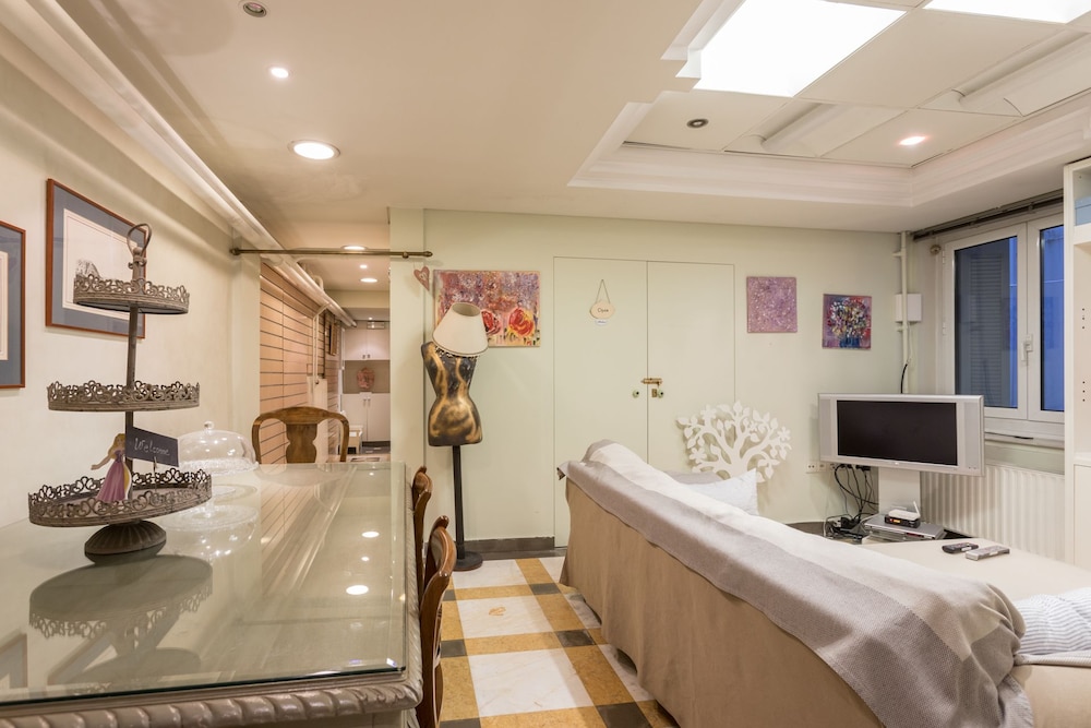ELEGANT 1BDR IN TOP KOLONAKI LOCATION
