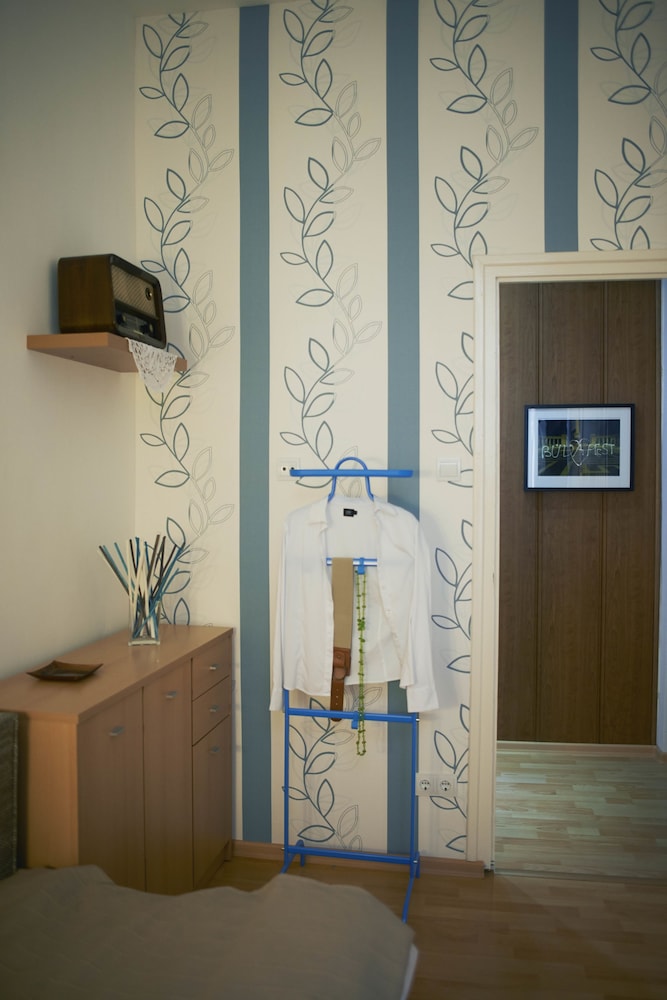 LOUISA APARTMENT