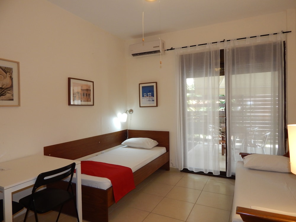 KRIPIS STUDIO PEFKOHORI
