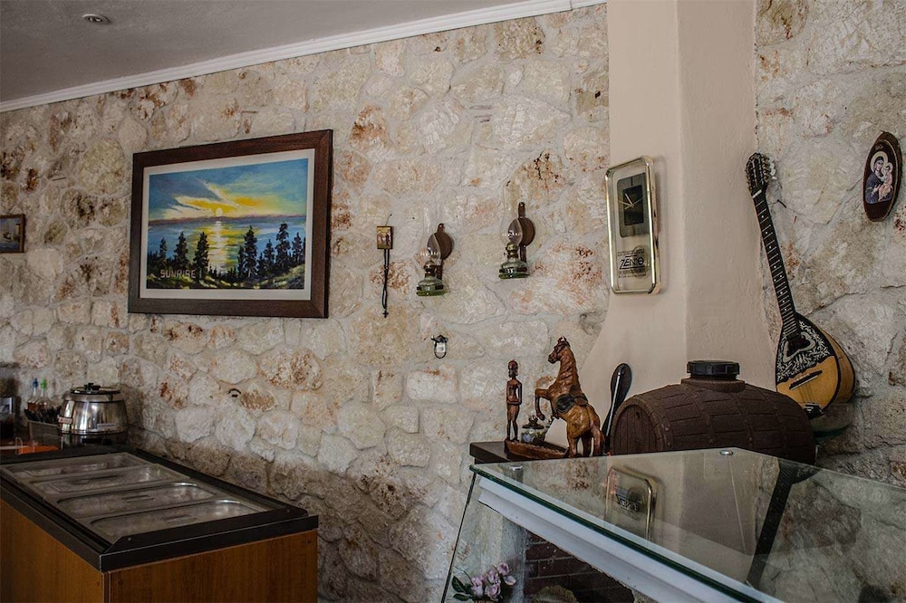 ILIOS HOTEL