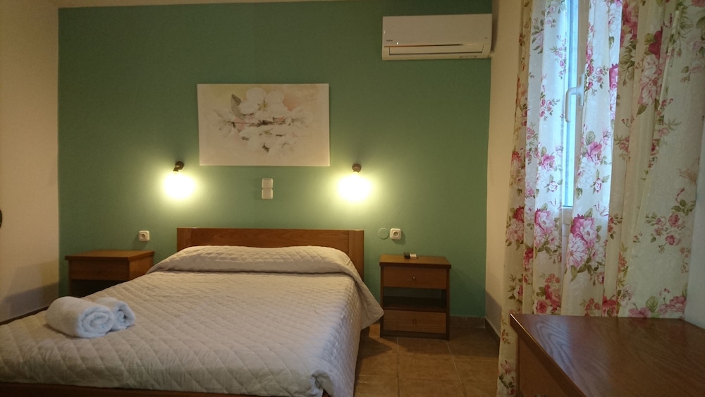 DORAS ZANTE STUDIOS AND APARTMENTS