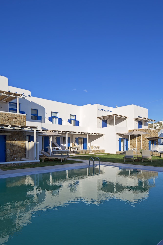 KOSTANTIS SUMMER VILLAS AND SUITES